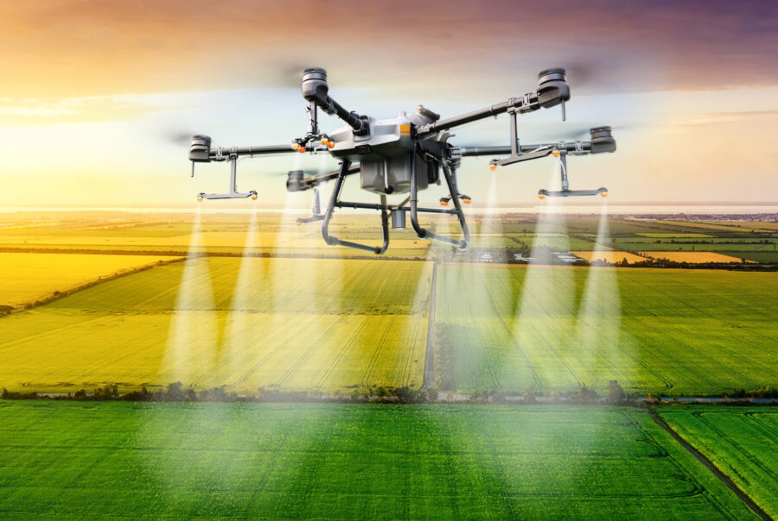 Frota de drones DJI Agras pronta para operação agrícola